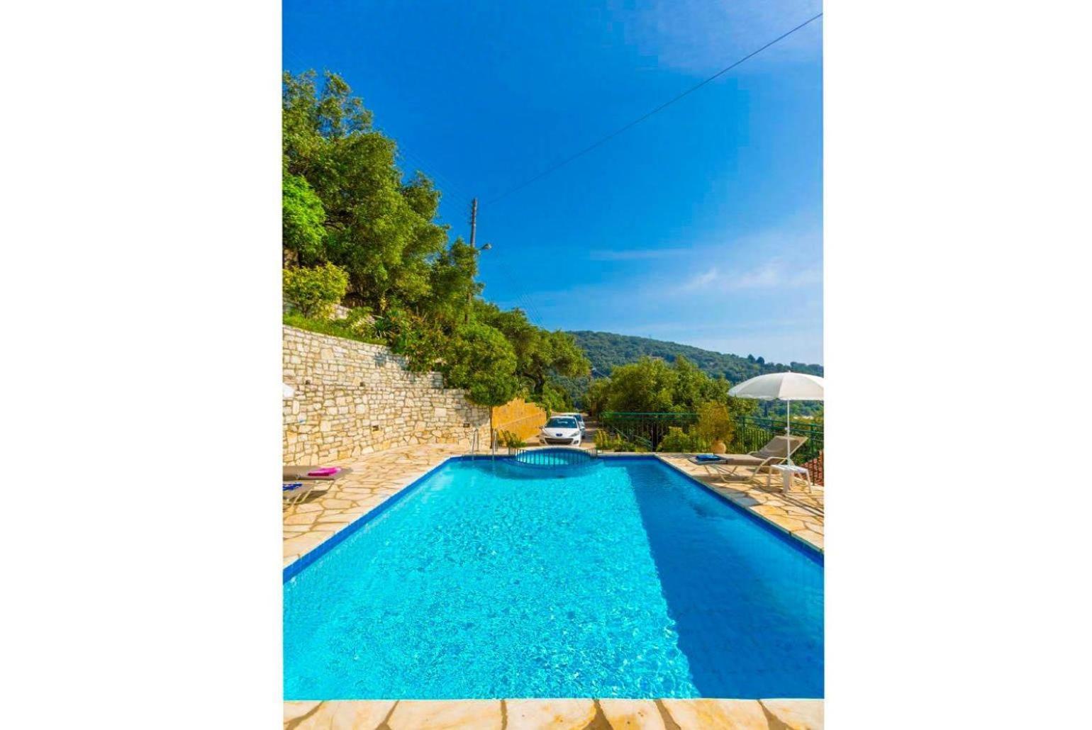 Villa Aris Gimari Bagian luar foto