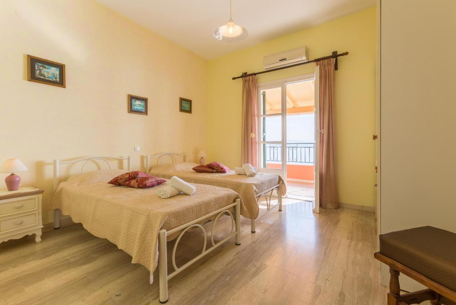 Villa Aris Gimari Bagian luar foto
